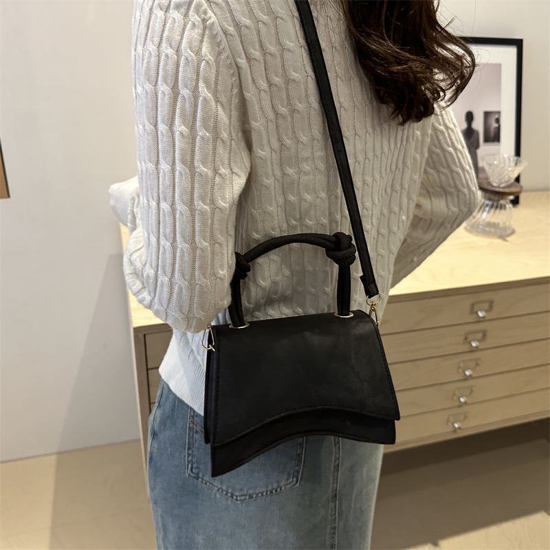 designer Single Shoulder Handbag 2025 Autumn Stylish Women's Simple Elegant New Commuter Solid Color Fashion Crossbody Small Square Bag