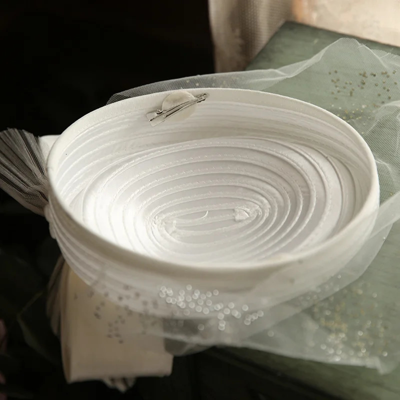 Elegant White Bridal Banquet Fascinator Top Bow Hat Tea Party Wedding Lace Veil Pillbox Cap for Women Celebrity 250530