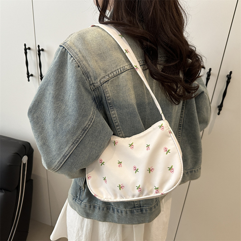 designer Women's Bag 2025 New Trend Casual Personality Gentle Sweet Niche Design Spring Shoulder Bag Pillow Bag