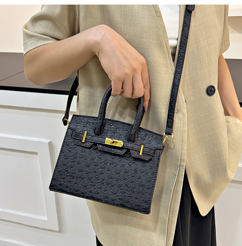 Luxury Designer Bag Shoulder Canvas Beach Classic Black Medium Large Rhombus Zipper Work Spacious Adjustable Strap Tote