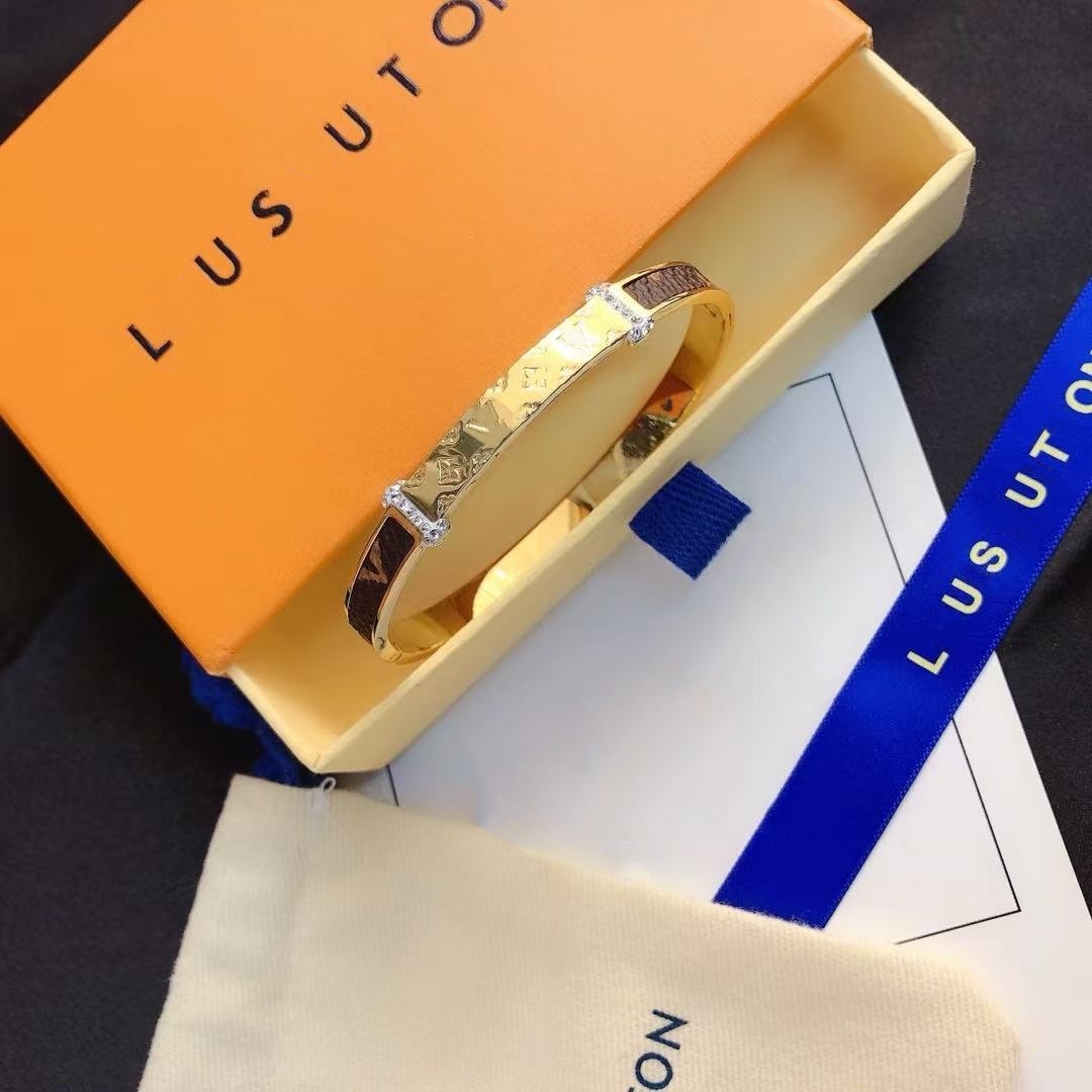 Fashion Luxury brand wholesald With box goods Bracelets Women Bangle Wristband Cuff Chain Designer bracelet women Letter Jewelry