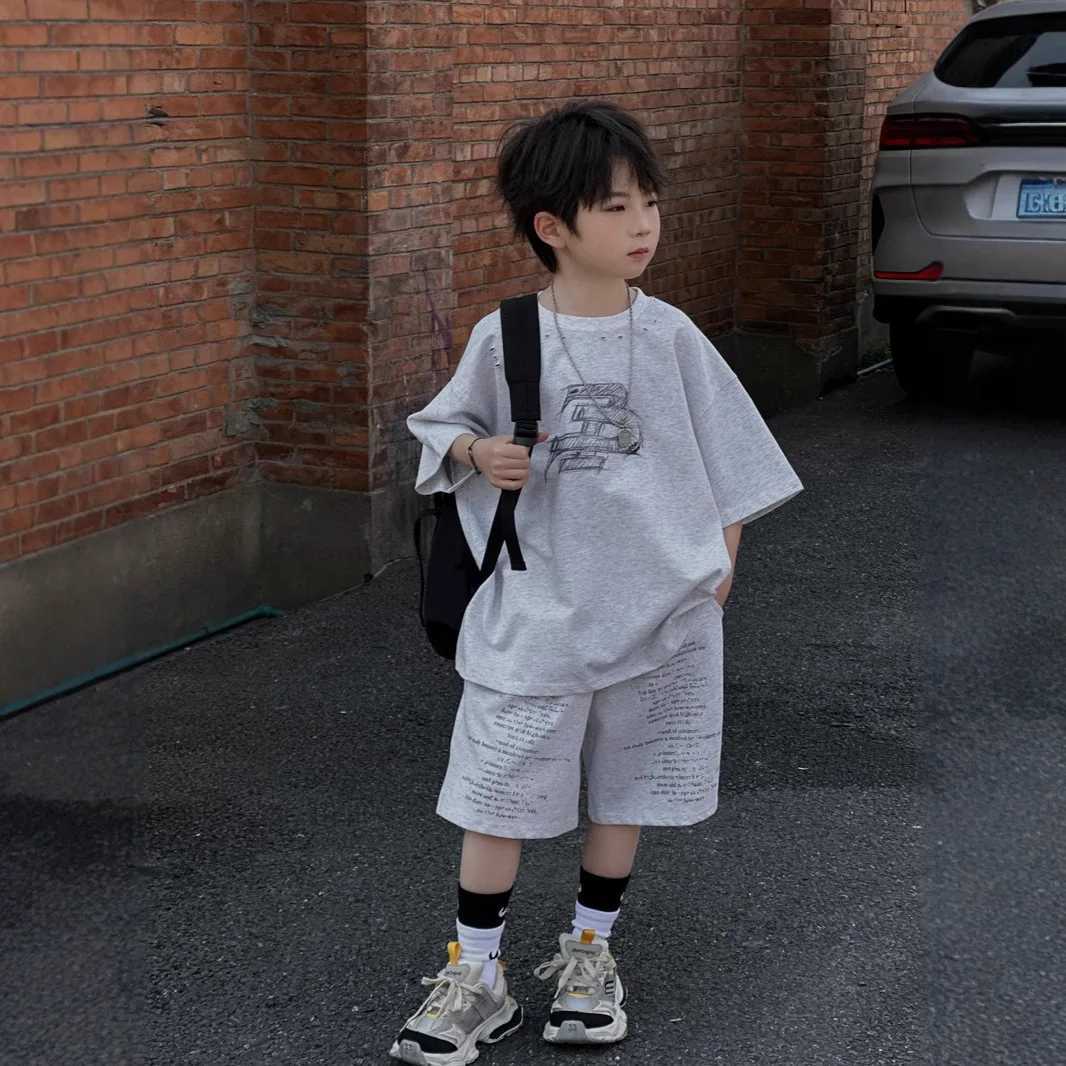 2025 Summer New Childrens Short Sleeved T-shirt Shorts Two-piece Set Boys Loose Pure Cotton Trendy R250605
