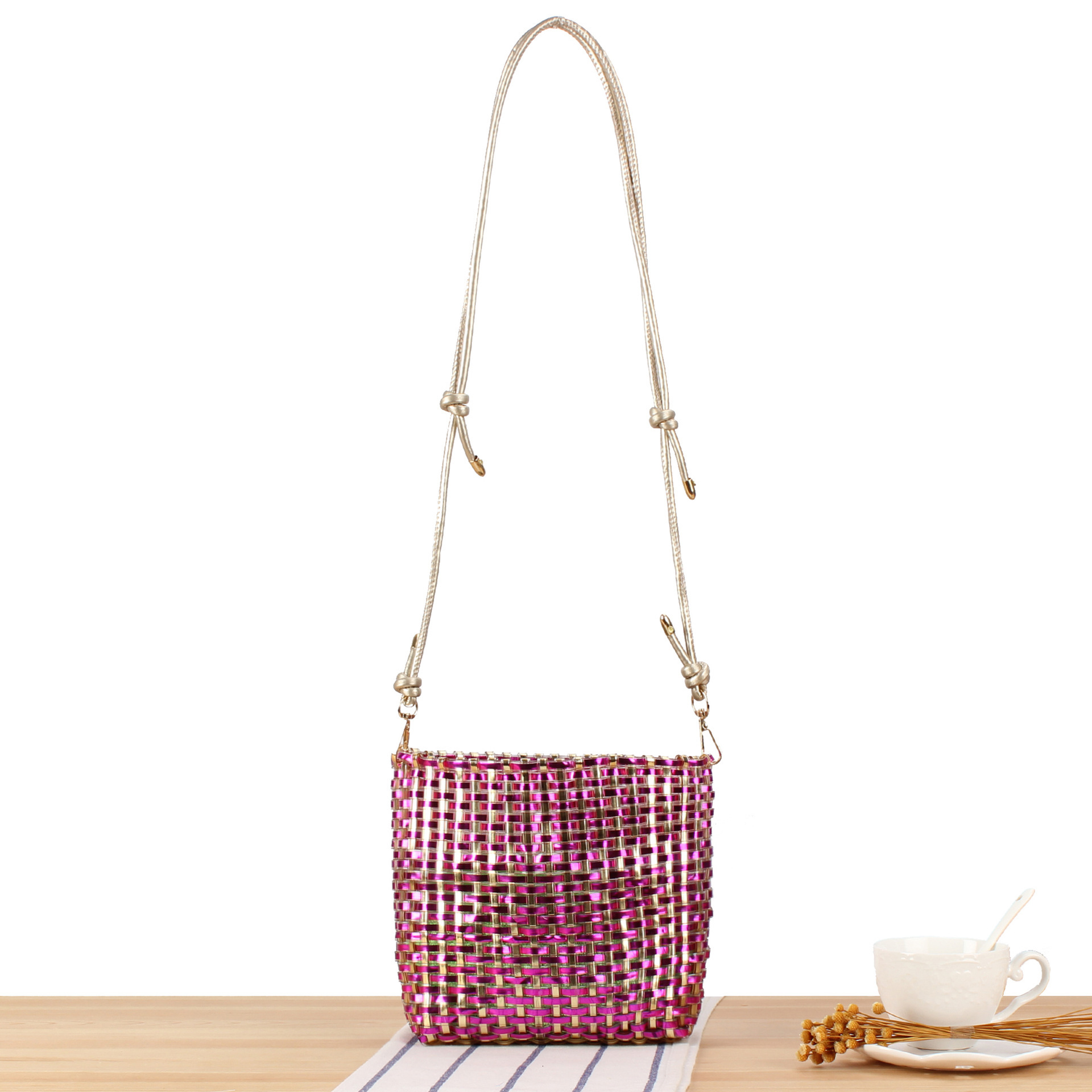 New casual, personalized, fashionable woven bag for daily commuting, beach vacation, multi-functional, niche women's bag, designer shoulder bag