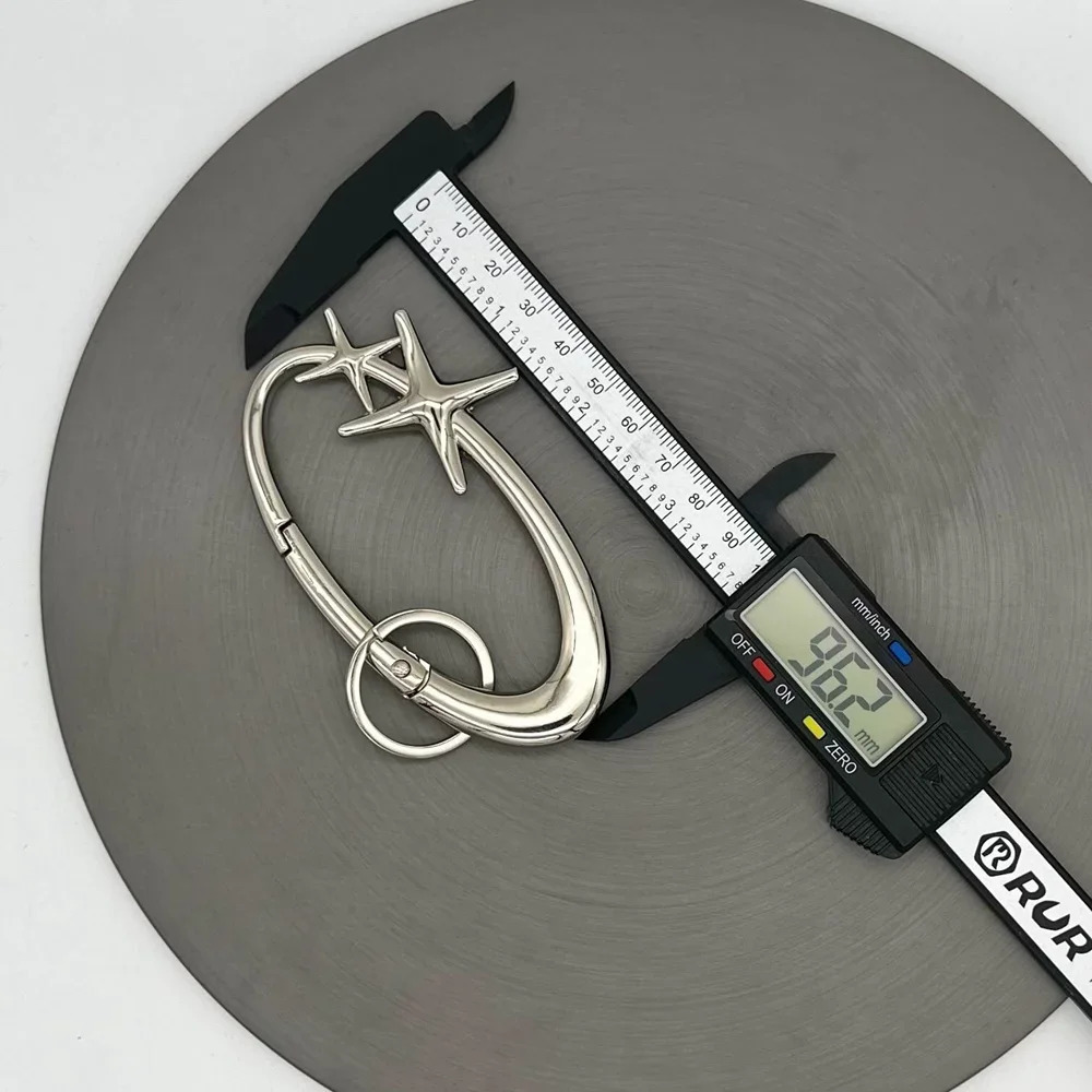 Y2K Punk Star Oval Essential Icon Carabiner Keychain Axe Shaped Mountaineering Car Key Ring Gothic Backpack Decor Korean Fashion 250605