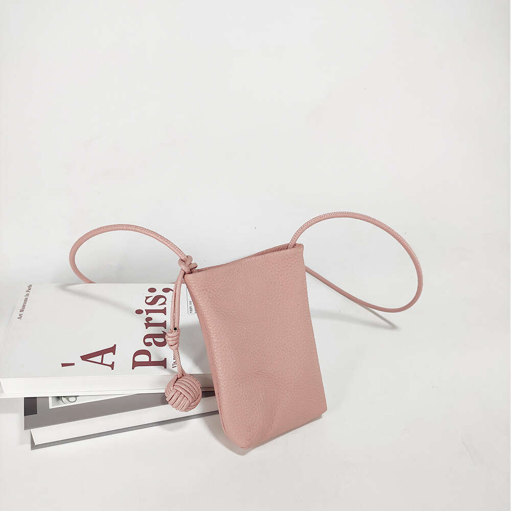 Niche Texture Togo Top Layer Leather Simple Small New Fashion Phone 2025 Korean Style Versatile Crossbody Bag