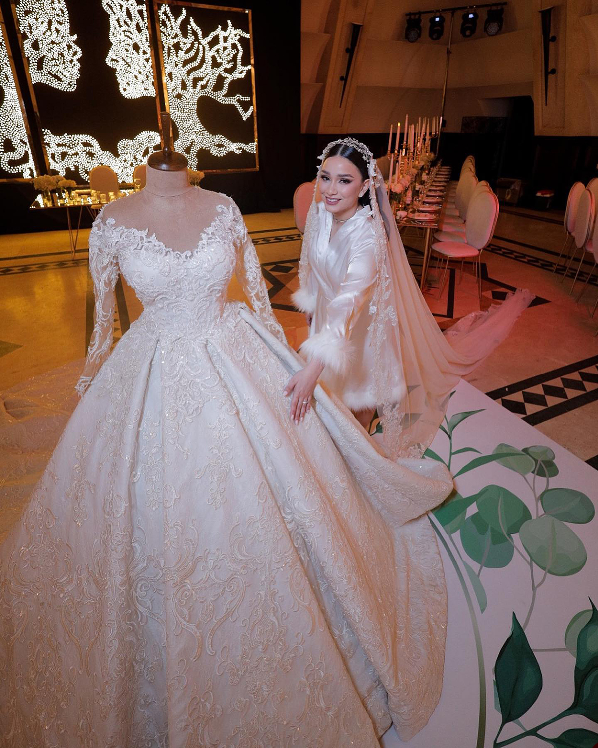 Elegant Sequined Lace Wedding Dresses A Line Cathedral Train Long Sleeves Vintage Sheer Neck Bride Gowns Custom Made Tiered Castle Bridal Dresses