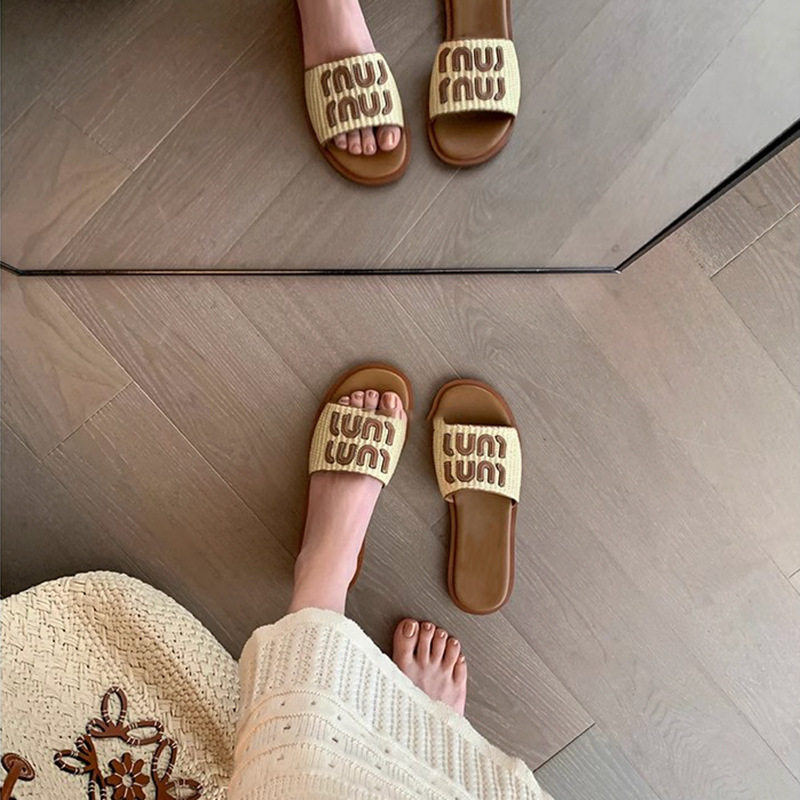 Hot Free Shipping designer slides for womens flat beige Summer new beach slippers size 35-40