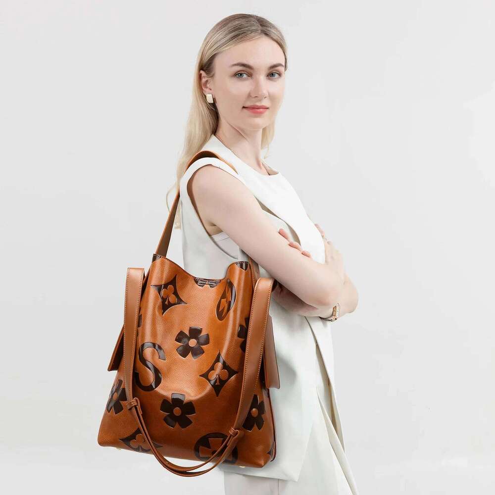 2025 Fashionable And Chic Crossbody Bag For Women Large Capacity Tote Solid Color Leather Handbag