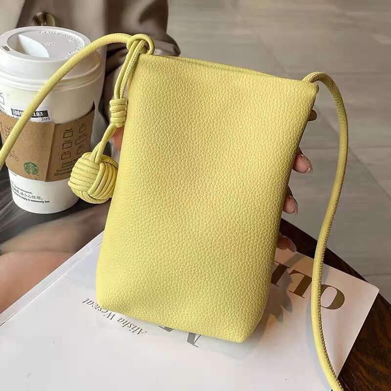 Niche Texture Togo Top Layer Leather Simple Small New Fashion Phone 2025 Korean Style Versatile Crossbody Bag