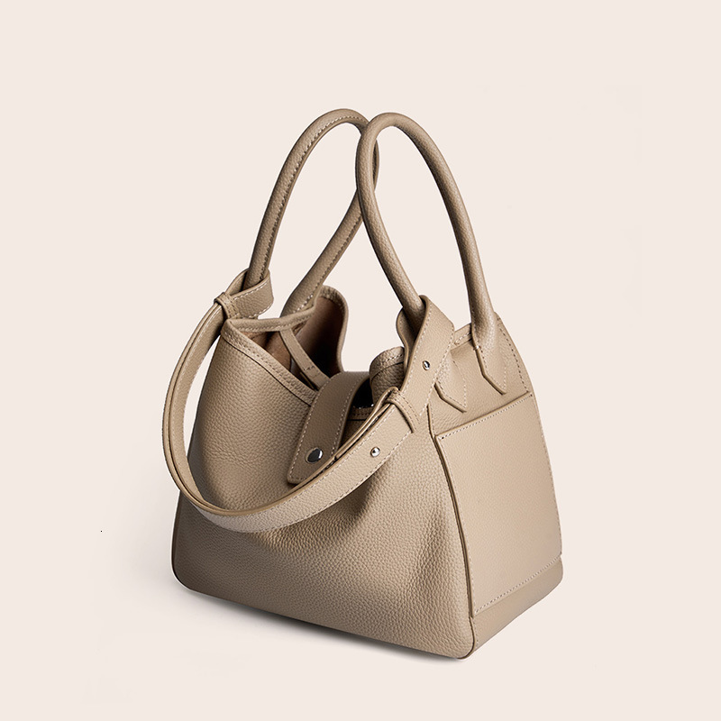 Women trend s genuine leather handbag new handheld commuting first layer cowhide leather bag designer women s trend shoulder bag