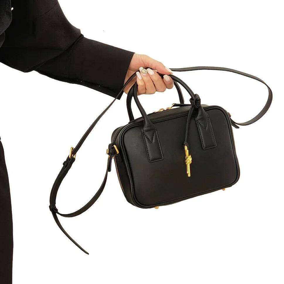 Vintage Fashionable Versatile Boston Cow Leather Women's Crossbody Bag Niche Design Single Shoulder Sling Commuter Style