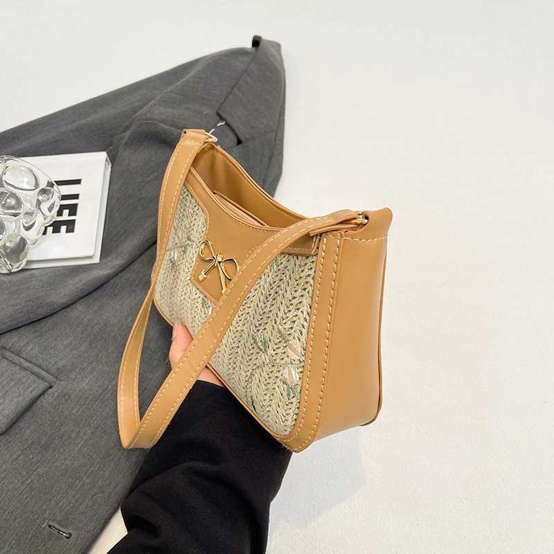 Summer Beach Woven Shoulder Bag for Women Vintage PU Leather Cute Bow Str Baguette Purse Ladies Underarm Bag Small Handbag XJ250605