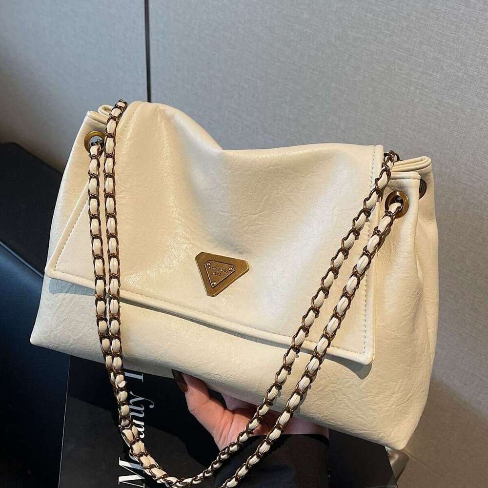 Women Vintage PU Shoulder Bags New Casual Chain Bags Underarm Bags Metal Buckle Trendy Versatile Crossbody Bag Fashion Chain Ladies Small Square Bags