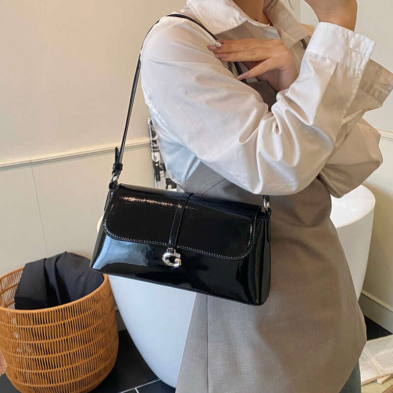 High-Quality Women's Large Capacity 2025 New Simple Shoulder Crossbody Spring Summer Small Square Bag