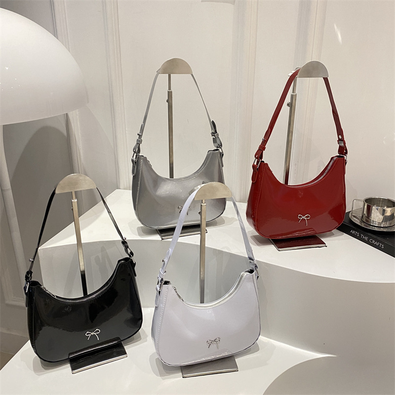 designer Textured Trendy Niche Design Personality Crescent Bag 2025 Spring New Fashionable Women's Simple Shoulder Bag