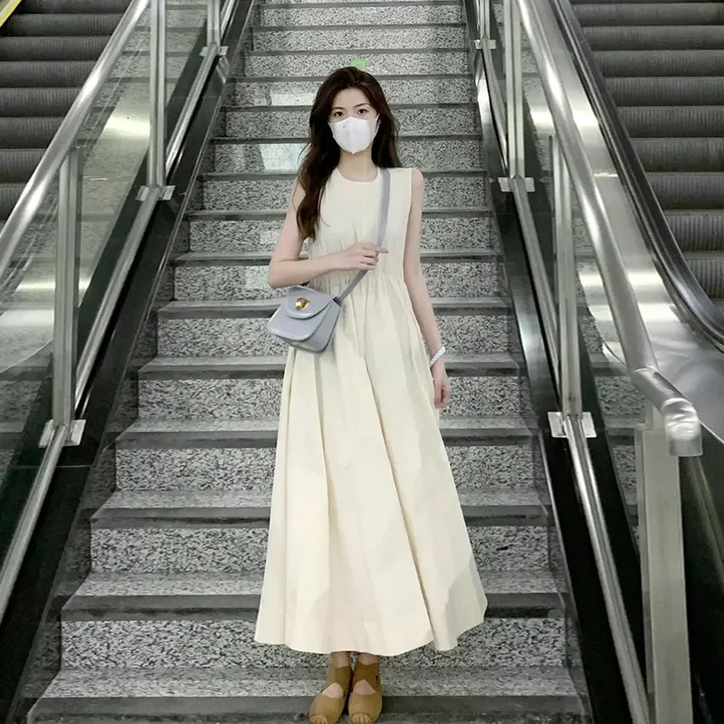 Romantic French Style Sleeveless Vest Dress Womens Summer Midi Skirt Lengthened Waist Cinched Meat Concealing Dress 250604