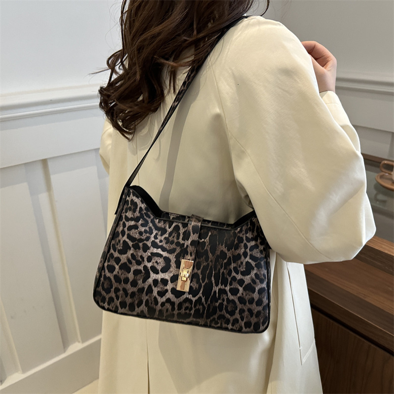 designer Casual Leopard Print Bag for Women 2025 New Fashion Simple Style Trendy Shoulder Underarm Bag Niche Design Crossbody Bag