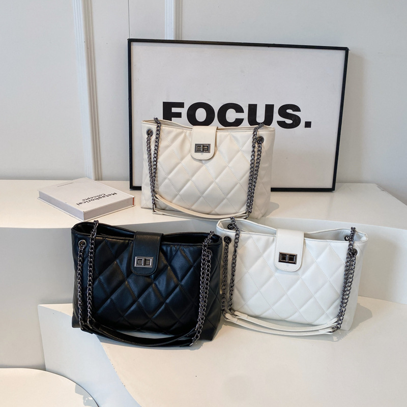 Free Shipping Designer Bag New Fashionable Casual Diamond Grid Embroidered Thread Chain Armpit Women's Single Shoulder Diagonal Cross Bag Large C