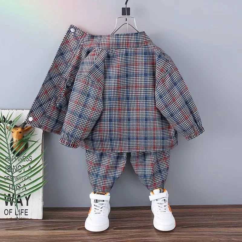Boys Spring and Autumn Set 2024 New Childrens Fashionable and Fashionable Clothes Boys Checkered Coat and Pants Kids Outfits R250605