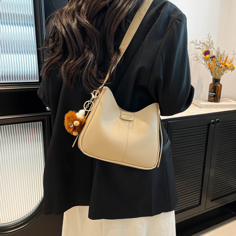 designer Trendy Single Shoulder Bag Bucket Bag Casual Fashion Small Bag for Women 2025 New Niche Design Textured Crossbody Bag