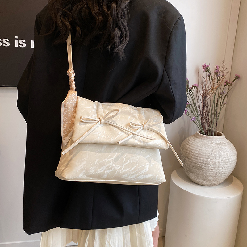 Free Shipping Designer Bag 2025 New Ballet Style Bow Underarm For Women Large Capacity Crossbody Bag Trendy Western Commuter Tote Bag