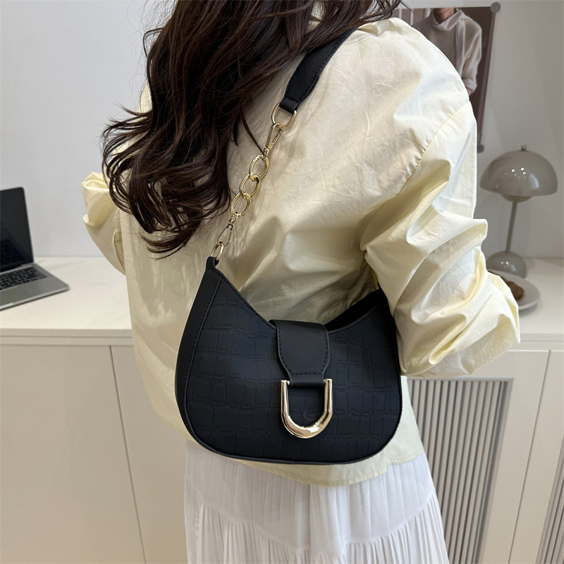 designer 2025 Trendy Fashion Simple New Moon Bag Spring New Niche Design Stylish Personality Casual Women's Shoulder Bag