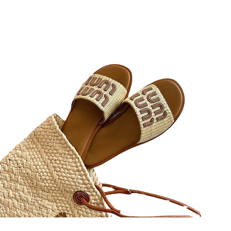 Hot Free Shipping designer slides for womens flat beige Summer new beach slippers size 35-40