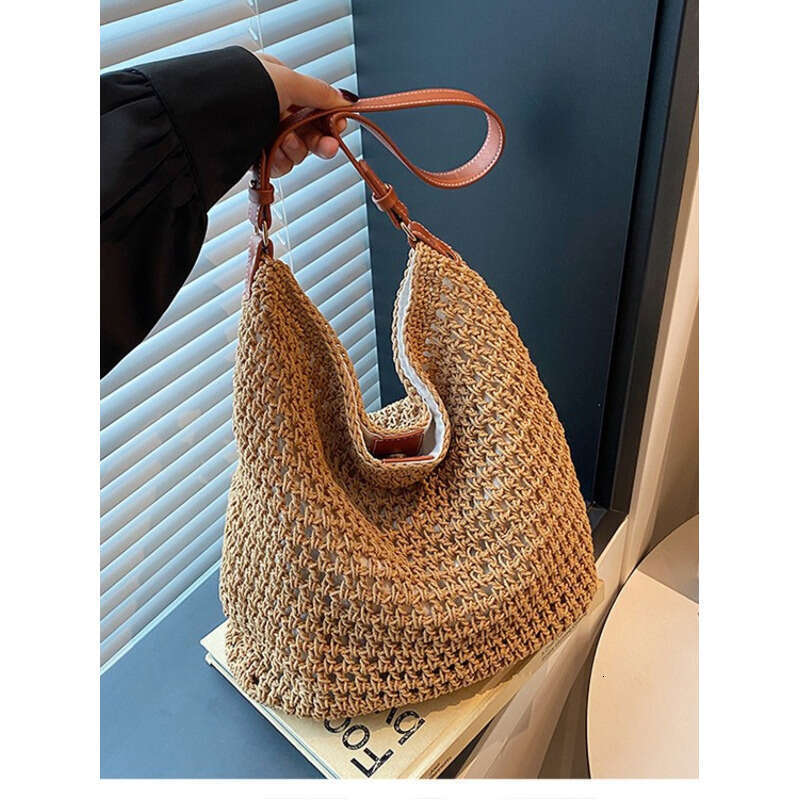 Straw Beach Tote Handwoven Straw For Women Large Capacity New Single Shoulder Crossbody Beach Vacation Bucket Bag Straw Large Tote