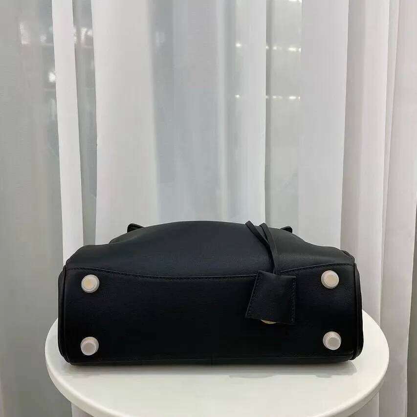 New Crossbody French Style Women s Trend Advanced Axillary Bag Retro Fashion Leisure Versatile Commuter Shoulder Bags bag