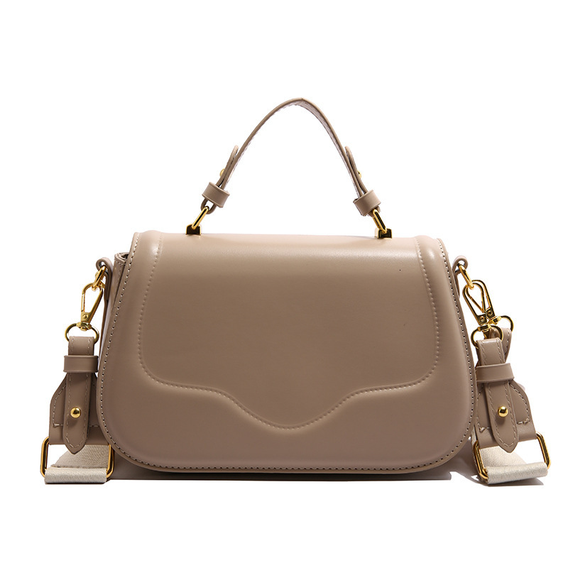 Free Shipping Designer Bag 2025 New Fashionable Handheld Magnetic Buckle Texture Shoulder With A Western And Advanced Style Crossbody Small Square Bag