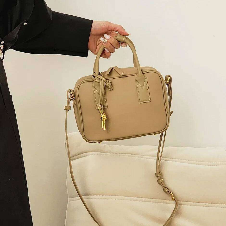 Vintage Fashionable Versatile Boston Cow Leather Women's Crossbody Bag Niche Design Single Shoulder Sling Commuter Style