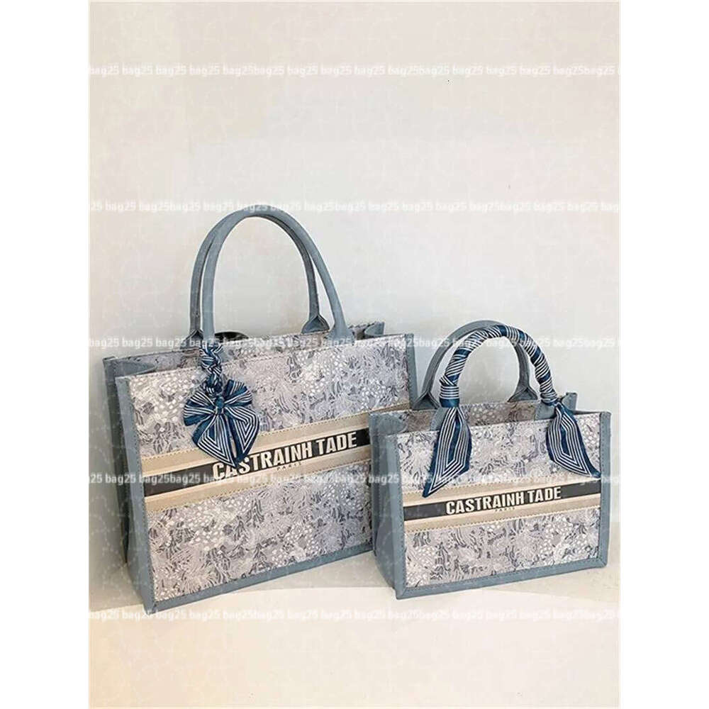 Designer Shoulder Handbags: Navy Blue Silk Scarf Tote - High-Capacity Fashion Commute Bag