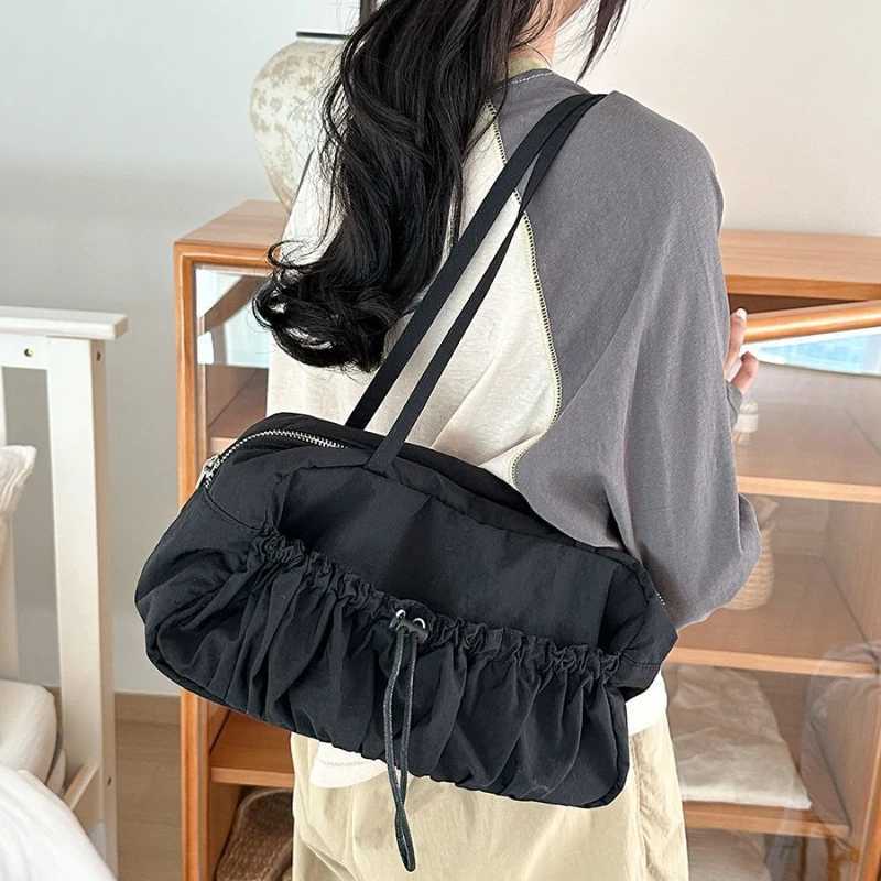 A Niche Commuting Single Shoulder Tote Bag with Pleats Luxurious Underarm Bag for Women Temperament High Capacity Nylon Handbag XJ250605