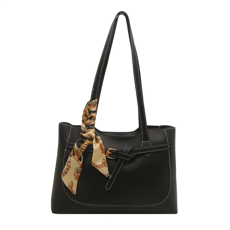 designer 2025 Spring New Fashion Trendy Casual Large Capacity Bag for Women Simple Niche Design Shoulder Tote Bag