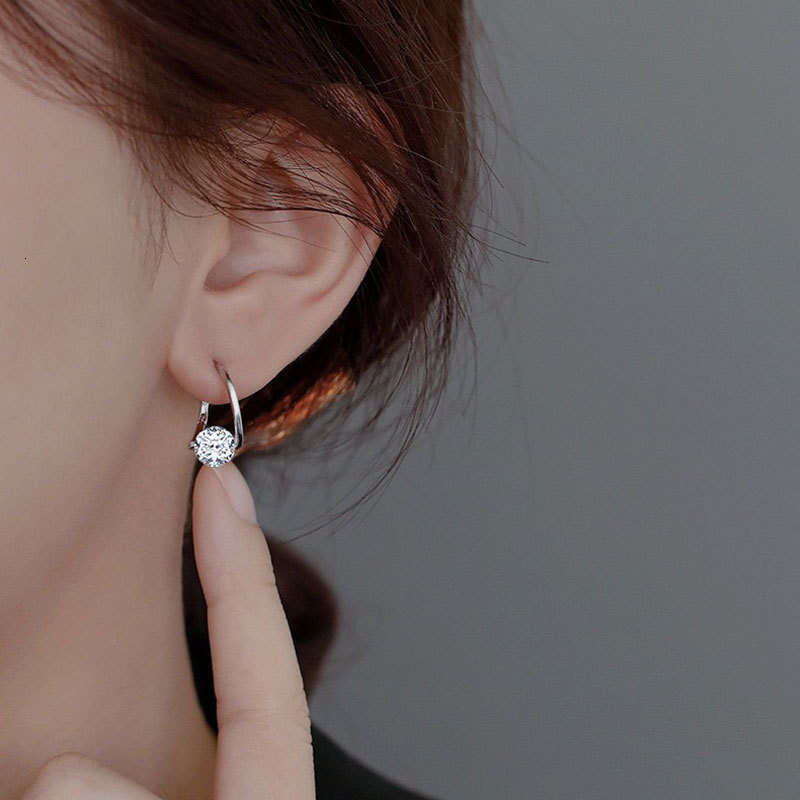 DHCollections Sterling Sier Zircon Niche Cuffs Minimalist Style High-end Korean Earrings Autumn Ins Fashion Ear Jewelry