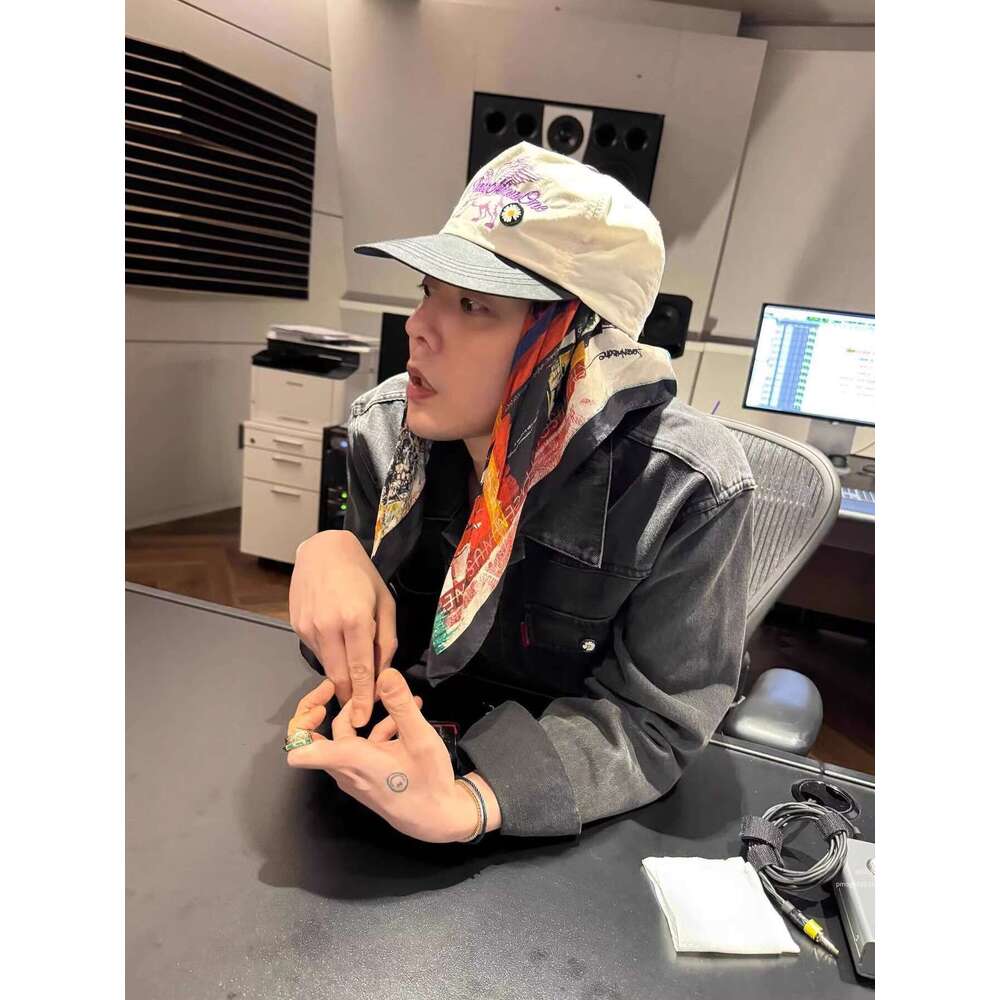 2025 New GD G-Dragon Graffiti Style Square PMO Letter Print Hip-Hop Silk Scarf Headscarf