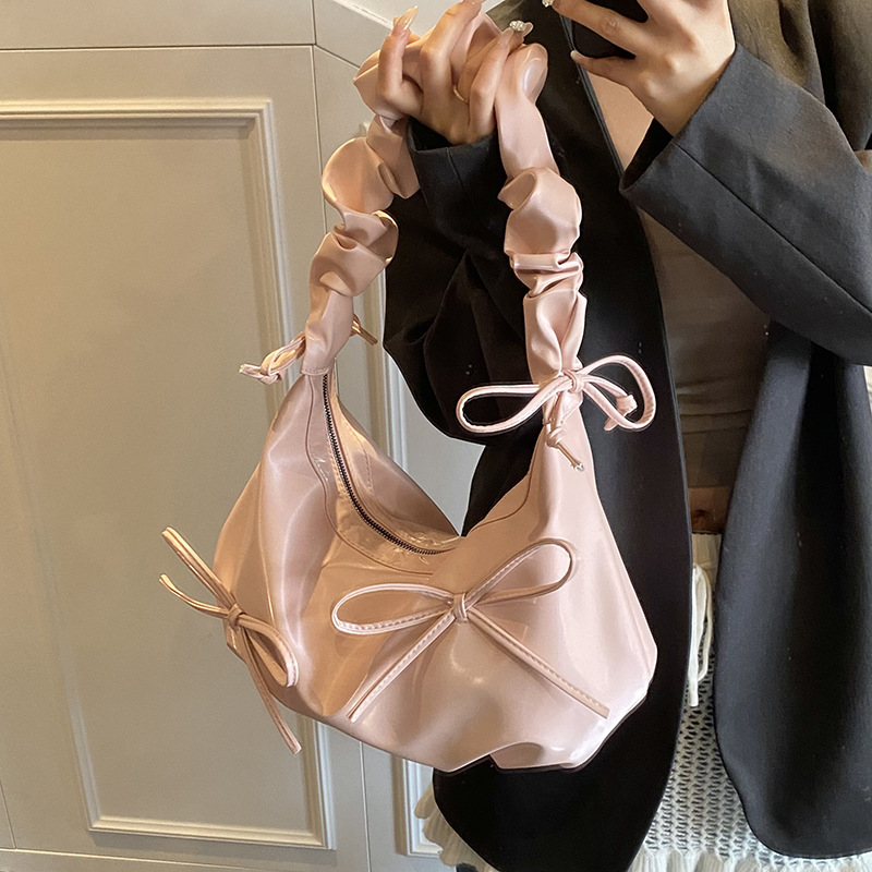 Wrinkled shoulder bag, new bow crossbody bag, simple commuting armpit cloud bag, designer women's large capacity handbag