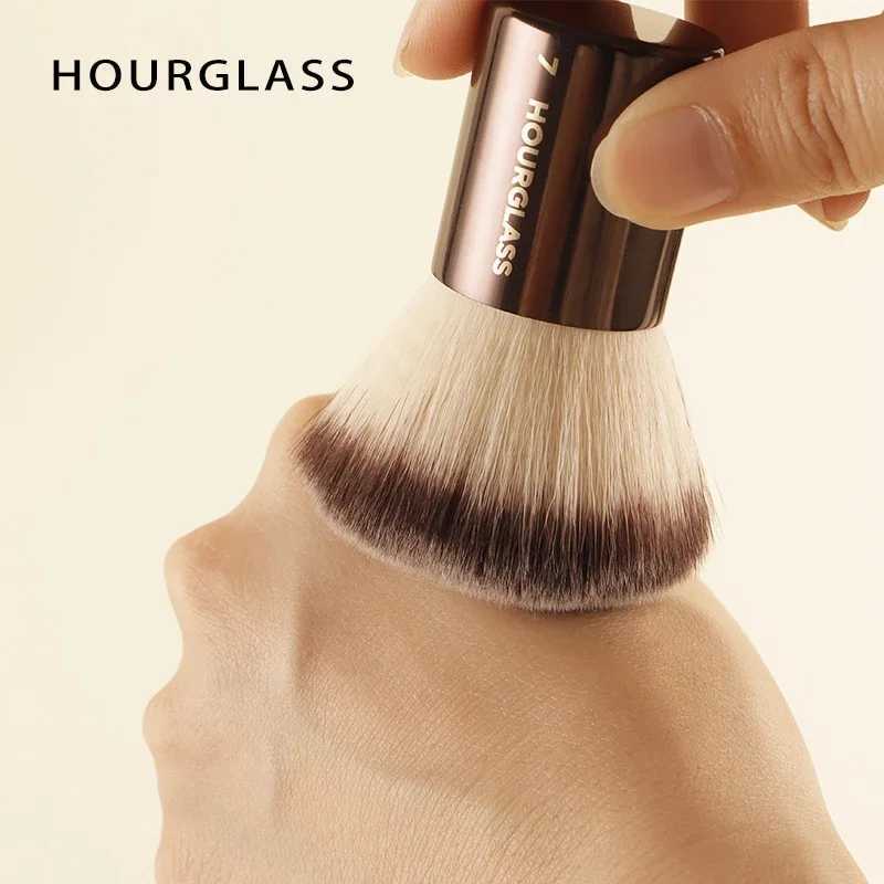 Hourglass Makeup Brush All Kinds Eyeshadow Foundation Concealer Powder Bronzer Eyeliner Retractable Professional Brushes W250605