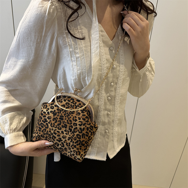 designer 2025 Spring New Fashion Trend Casual Small Square Bag Textured Simple Stylish Women's Niche Shoulder Crossbody Bag