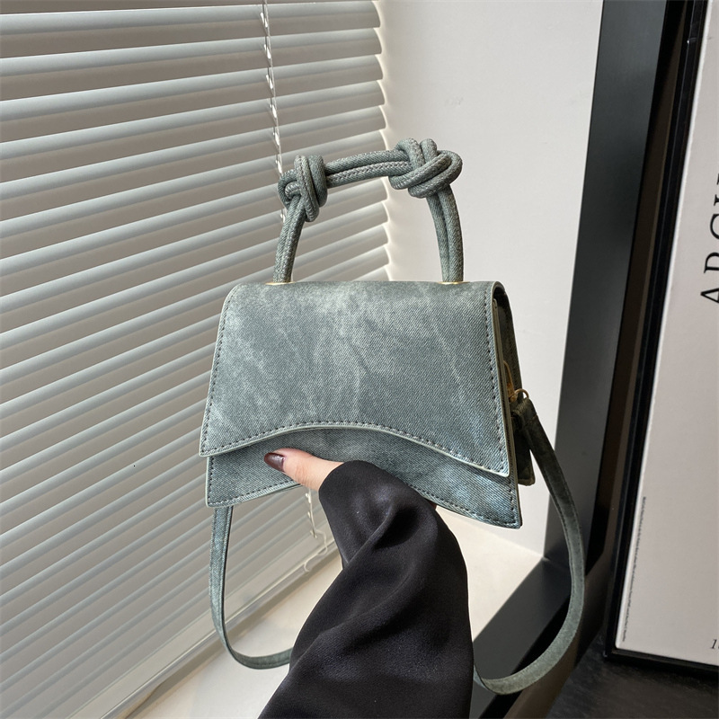 designer Single Shoulder Handbag 2025 Autumn Stylish Women's Simple Elegant New Commuter Solid Color Fashion Crossbody Small Square Bag