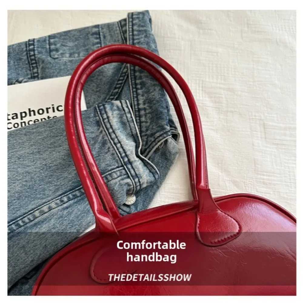 Fi French New Womens Bags Baguette Shoulder Bag Solid Color Premium Texture Simple Temperament Generous Handbag XJ250605