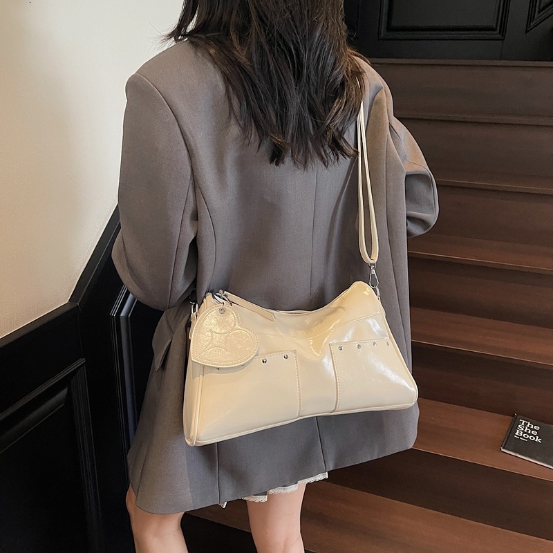 designer 2025 New Large Capacity Retro Soft Leather Motorcycle Bag High-end Casual Multi-pocket Shoulder Crossbody Bag Underarm Bag