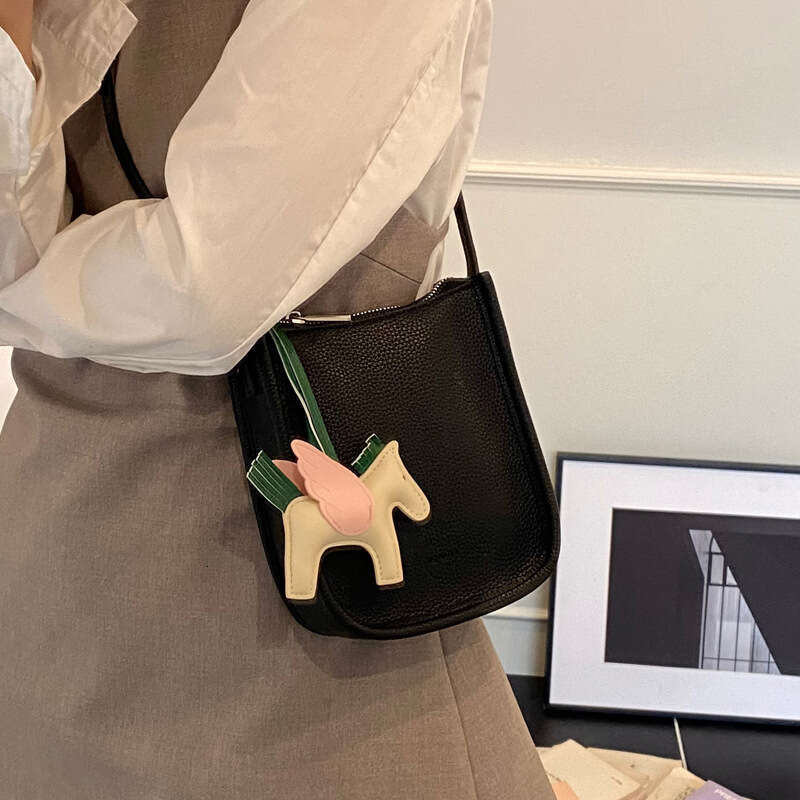 Fashion Casual Small Square for Women 2025 New Korean Style Solid Color Shoulder Trendy Personality Simple Crossbody Bag