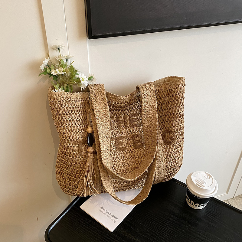 Free Shipping Designer Bag High Looks Summer New Versatile Commuter Bag With Large Capacity Single Shoulder Fashionable Grass Tote Woven Armpit Handle