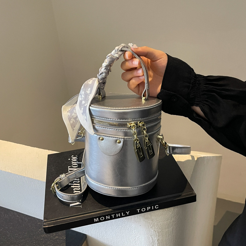 Free Shipping Designer Bag Small Women's 2025 Spring New Hand-held Cylindrical Bag Fashionable And Versatile Texture Crossbody Bag