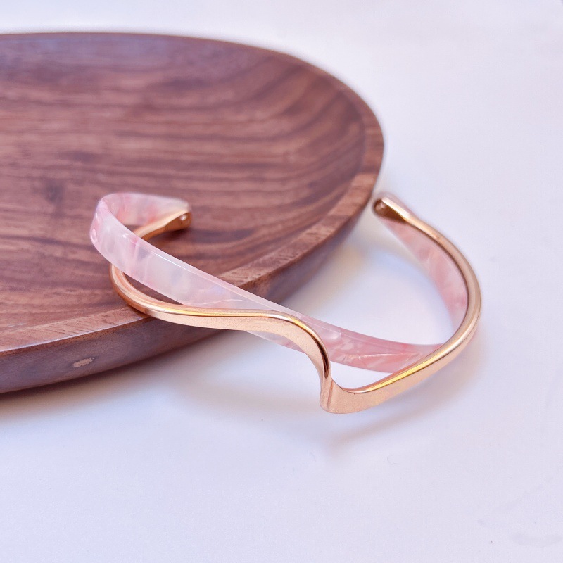 2025 New Metal Acrylic Bracelets for Women Trendy and Stylish Statement Jewelry