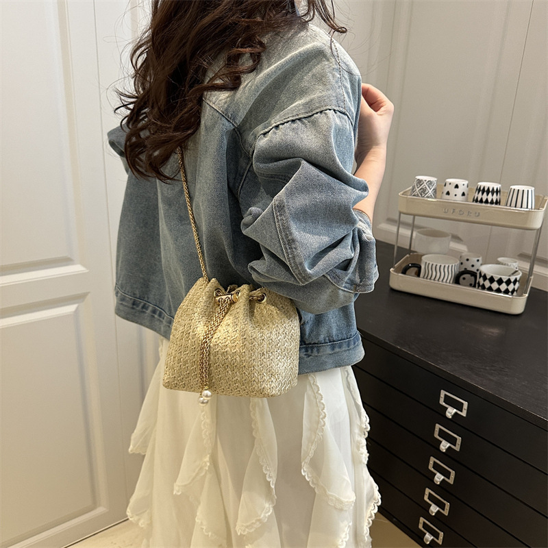 designer 2025 Summer New Fashion Trend Casual Simple Bucket Bag Stylish Niche Design Women's Shoulder Crossbody Bag