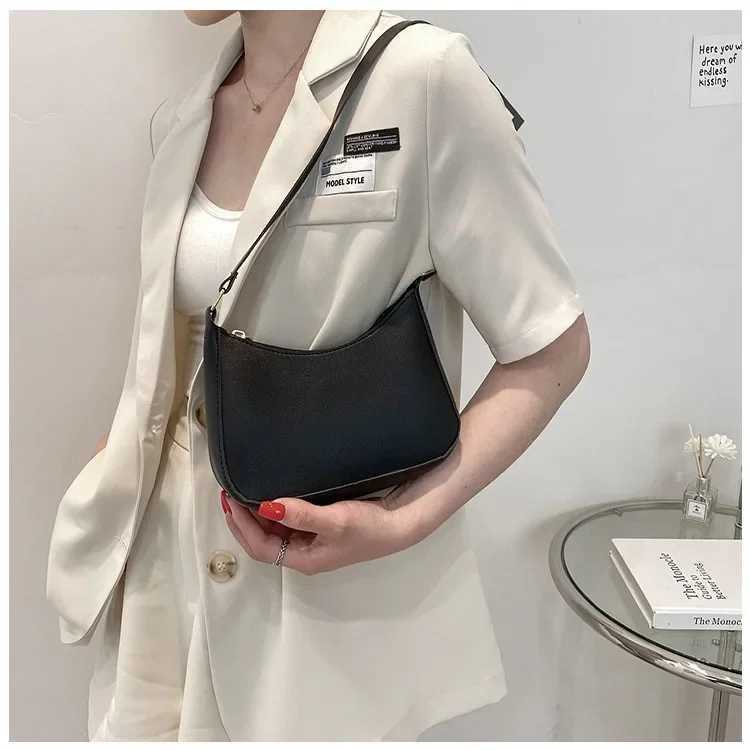 2024 New Womens Fi Handbags Solid Color PU Leather Shoulder Underarm Bag Casual Women Hobos Handbags XJ250605