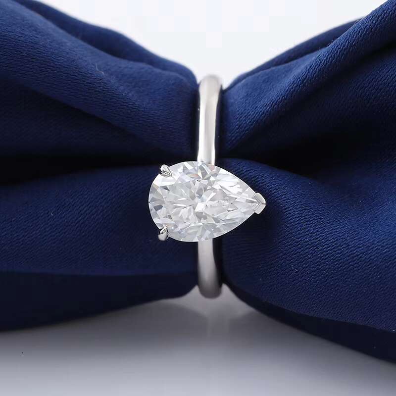 Pear Cut Moissanite Diamond Ring Platinum Material PT950 Ring Simple Style for Anniversary Gift