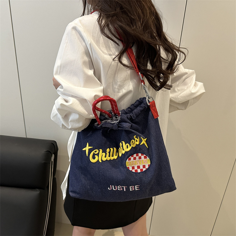 designer 2025 Casual Fashion Fresh Style Single Shoulder Bag for Work Commute Women's Crossbody Bag Unisex Commute Tote Bag